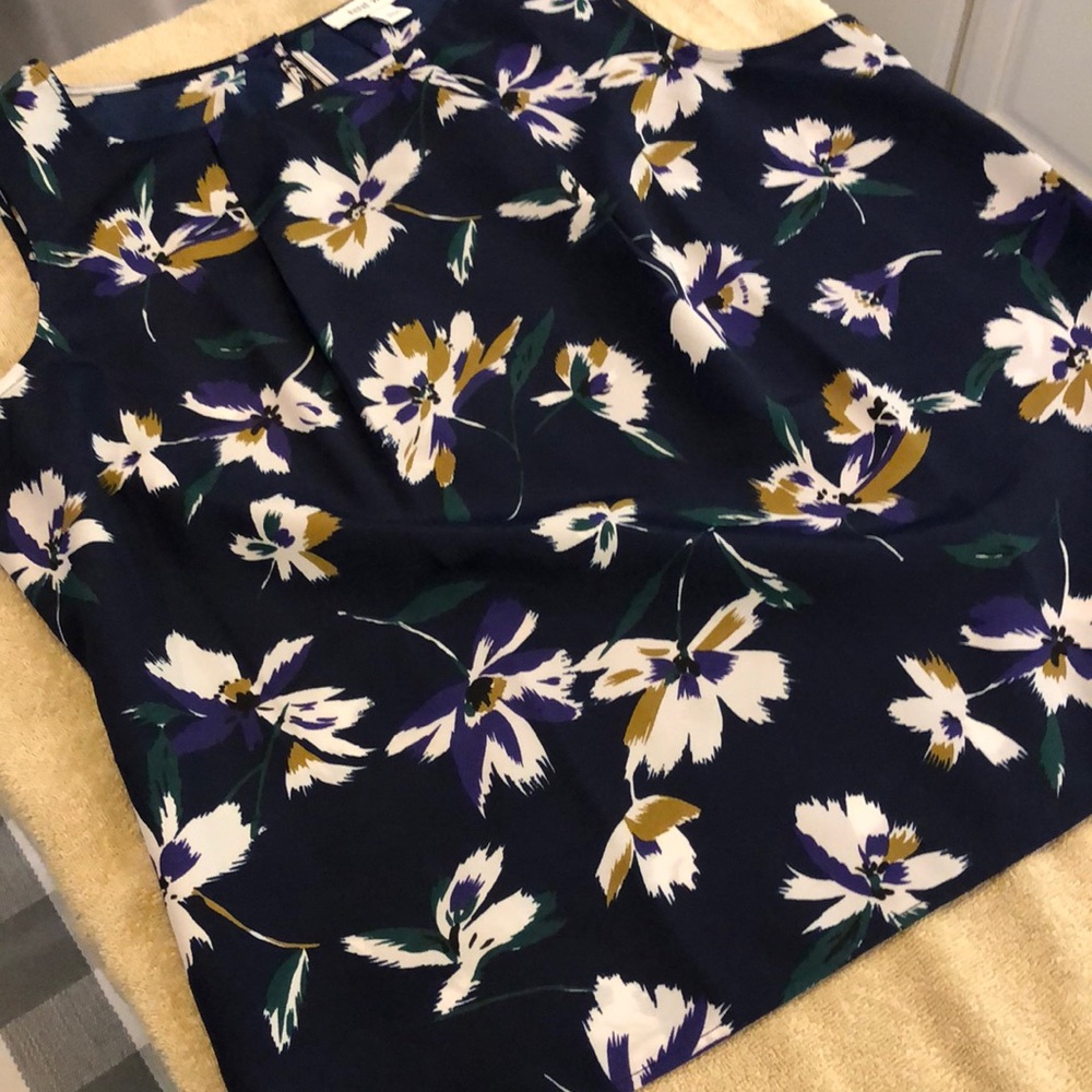 Nine West L sleeveless blouse